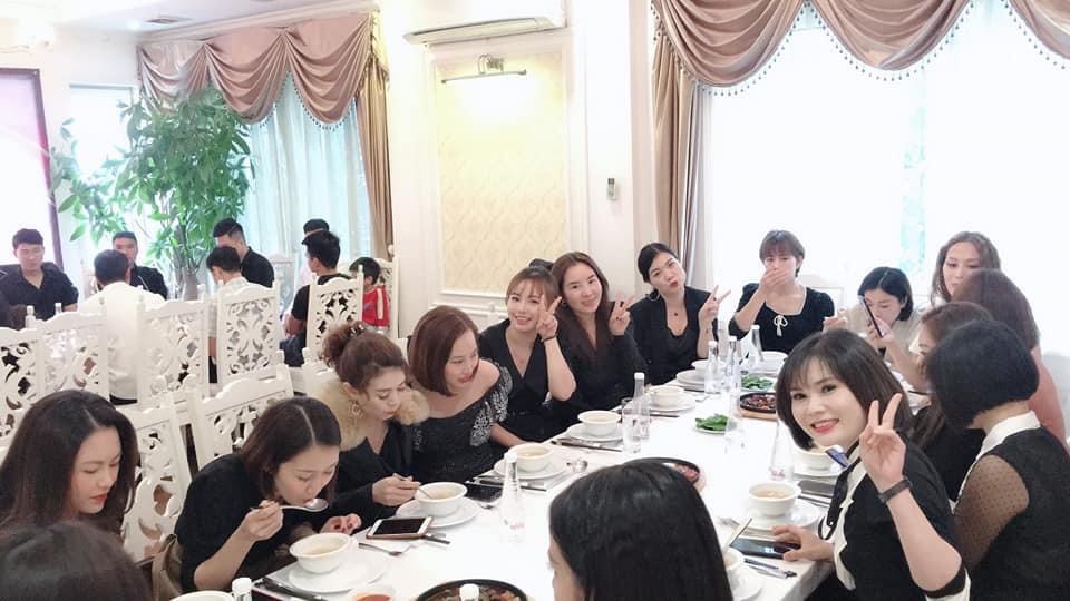 Nhà Hàng Tôm Hùm