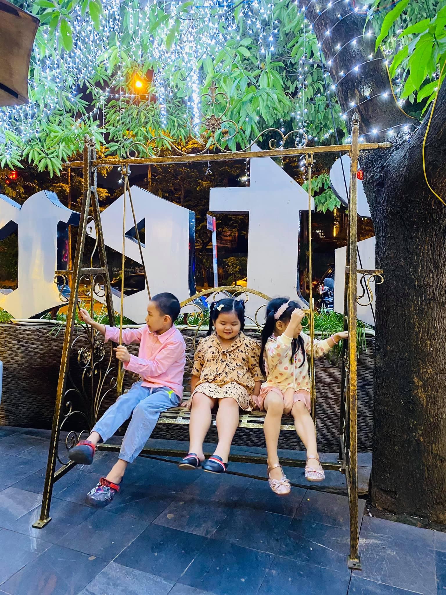 Nhà Hàng Tôm Hùm