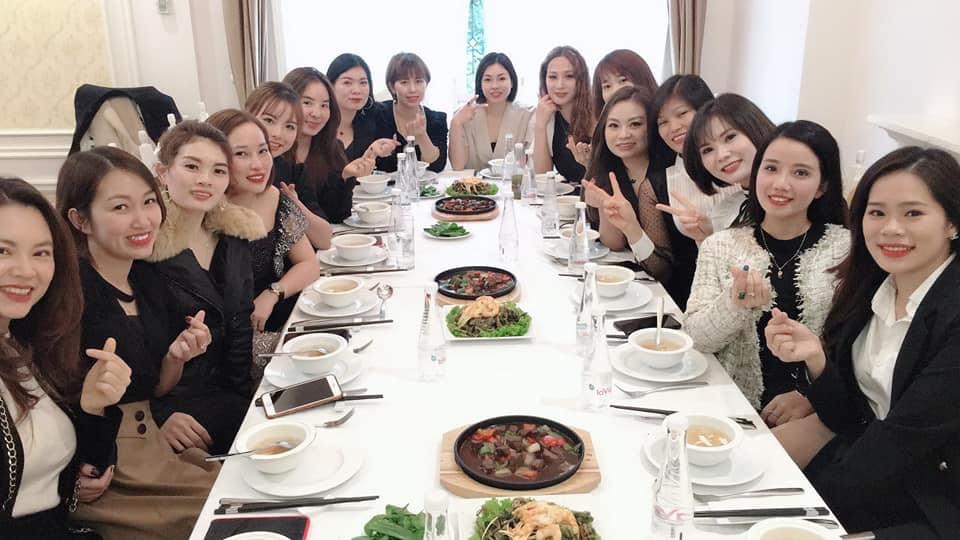 Nhà Hàng Tôm Hùm